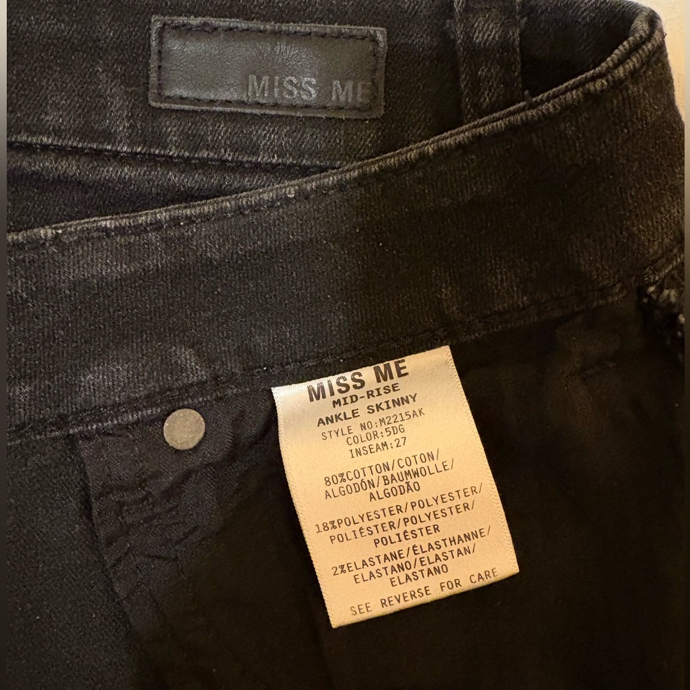 Miss Me M2215AK Color 5DG Mid Rise Ankle Skinny size 27 Black wash Skinny Jeans